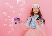 Imagine JUCARIE PISTOL DE FACUT BALOANE FROZEN 2