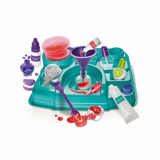 Imagine Știință și Joacă – Laboratorul de manichiură