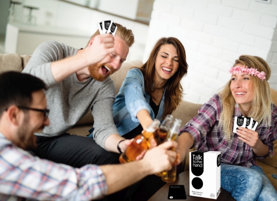 Imagine JOC DE SOCIETATE TALK TO THE HAND IN LIMBA ROMANA