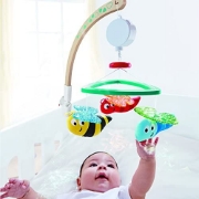 Imagine Carusel muzical Hape din lemn cu albine și sunete blânde
