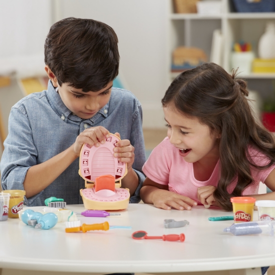 Imagine Play-Doh Set dentistul cu accesorii și dinți colorați