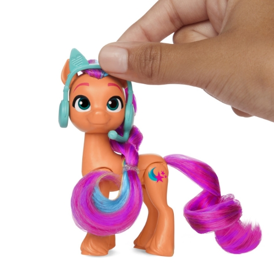 Imagine MY LITTLE PONY SUNNY STARSCOUT PE SCOOTER SET FIGURINA SI 4 ACCESORII