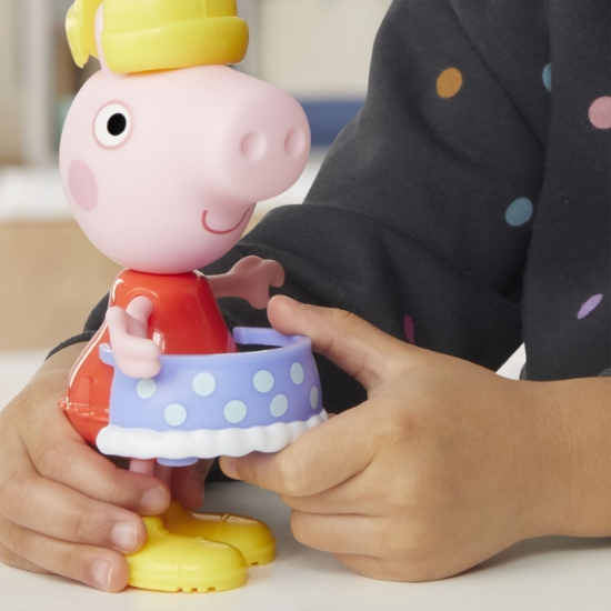Imagine PEPPA PIG SET FIGURINA SI ACCESORII VESTIMENTARE PEPPA PIG 15CM