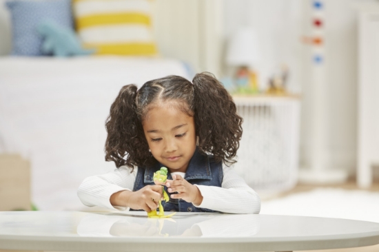 Imagine SPIDEY PRIETENII EXTRAORDINARI FIGURINA ELECTRO 10CM