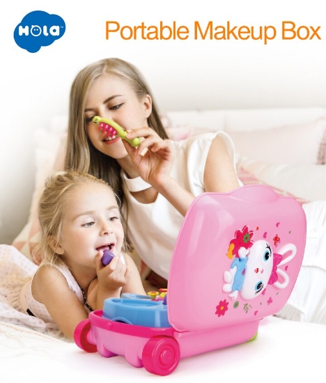 Imagine Troler interactiv cu set de coafură și accesorii de frumusețe pentru copii