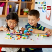 Imagine LEGO CLASSIC VALIZA CREATIVA 10713
