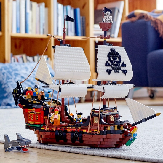 Imagine Lego Corabie de pirați 3 în 1 