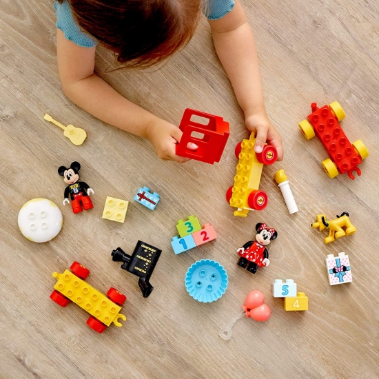 Imagine LEGO DUPLO Trenul zilei aniversare Mickey și Minnie 10941