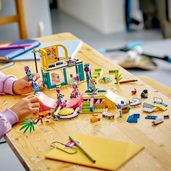 Imagine Lego Friends Parc de skateboarding 41751