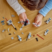 Imagine LEGO STAR WARS PACHET DE LUPTA CLONE TROOPERS DIVIZIA 501 75345