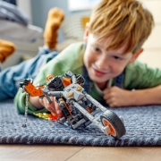 Imagine LEGO SUPER HEROES ROBOT SI MOTOCICLETA CALARETUL FANTOMA 76245
