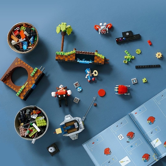 Imagine LEGO Ideas Sonic Dealul Verde 21331