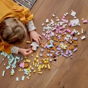 Imagine LEGO CLASSIC DISTRACTIE CREATIVA IN CULORI PASTELATE 11028