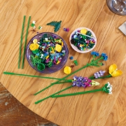 Imagine LEGO ICONS BUCHET DE FLORI DE CAMP 10313