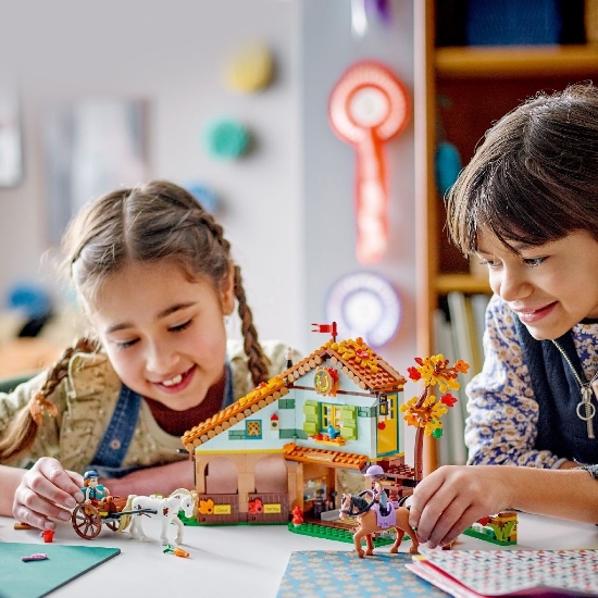 Imagine Lego Friends grajdul pentru cai al lui Autumn 41745