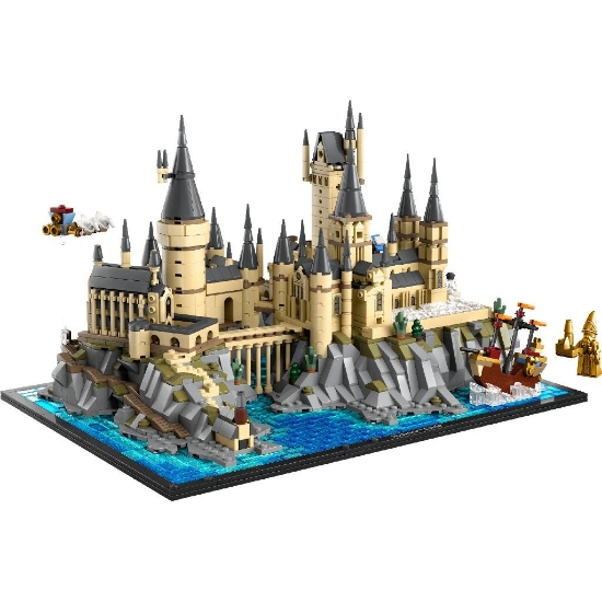 Imagine LEGO Harry Potter Castelul Hogwarts și împrejurimile 76419