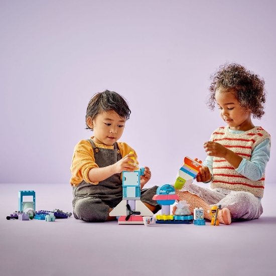 Imagine LEGO DUPLO Aventura cu naveta spațială 3 în 1 10422