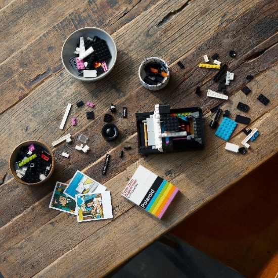 Imagine LEGO Ideas Camera foto Polaroid One Step SX 70 21345