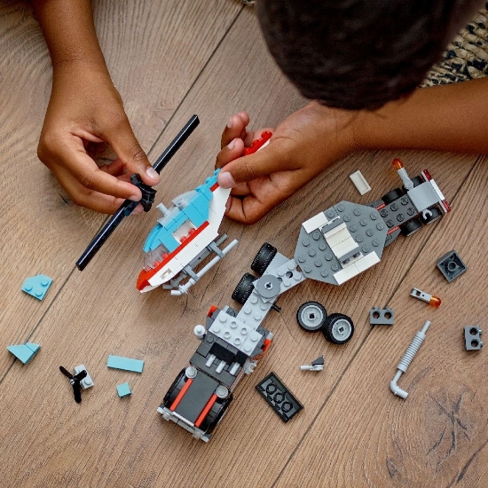 Imagine Lego Creator 3în1 Camionetă platformă cu elicopter 31146