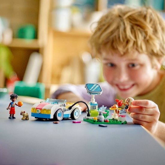 Imagine Lego Friends mașină electrică și încărcător 42609
