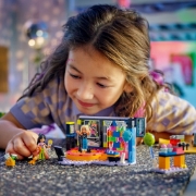 Imagine Lego Friends Petrecere cu karaoke 42610