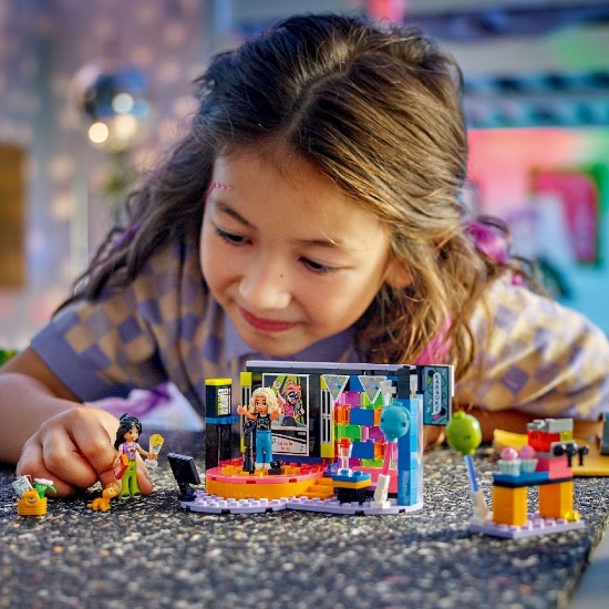 Imagine Lego Friends Petrecere cu karaoke 42610
