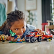 Imagine LEGO CITY CAMION 4X4 SI BARCA DE POMPIERI 60412