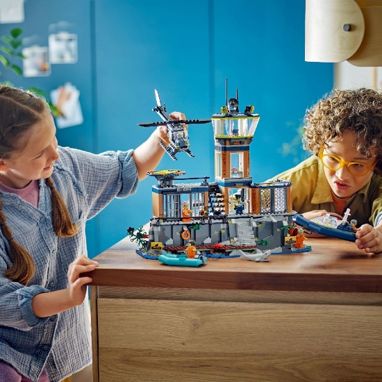 Imagine Lego City Insula închisoare 60419