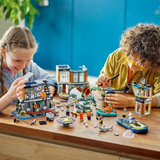 Imagine Lego City Insula închisoare 60419
