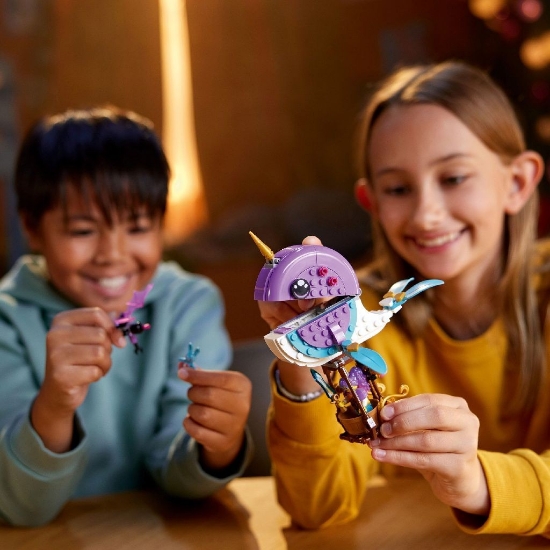Imagine LEGO DREAMZzz Balonul cu aer cald în formă de narval al lui Izzie 71472