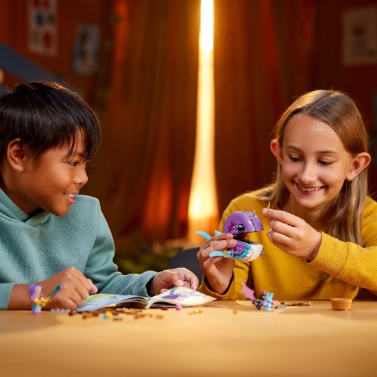 Imagine LEGO DREAMZzz Balonul cu aer cald în formă de narval al lui Izzie 71472