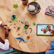 Imagine LEGO JURASSIC WORLD 76963 CENTRU DE SALVARE PENTRU PUI DE DINOZAUR