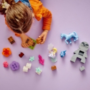 Imagine LEGO DUPLO DISNEY ELSA SI BRUNI IN PADUREA FERMECATA 10418