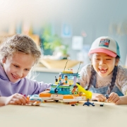 Imagine LEGO FRIENDS BARCA DE SALVARE PE MARE 41734