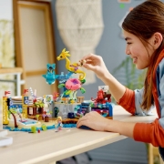 Imagine LEGO FRIENDS PARC DE DISTRACTII PE PLAJA 41737