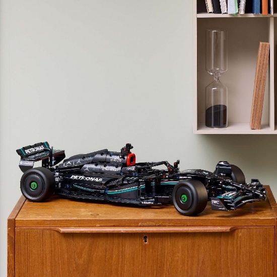 Imagine Lego Technic Mercedes-AMG F1 W14 E Performance 42171
