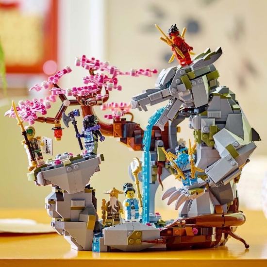 Imagine LEGO Ninjago Altarul Dragon de Piatră 71819