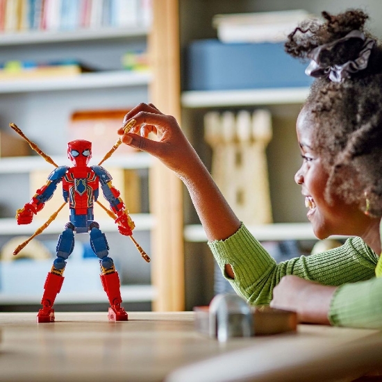 Imagine LEGO Marvel Super Heroes Omul Păianjen de Fier 76298