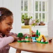 Imagine LEGO ANIMAL CROSSING ACTIVITATILE IN AER LIBER ALE LUI BUNNIE 77047