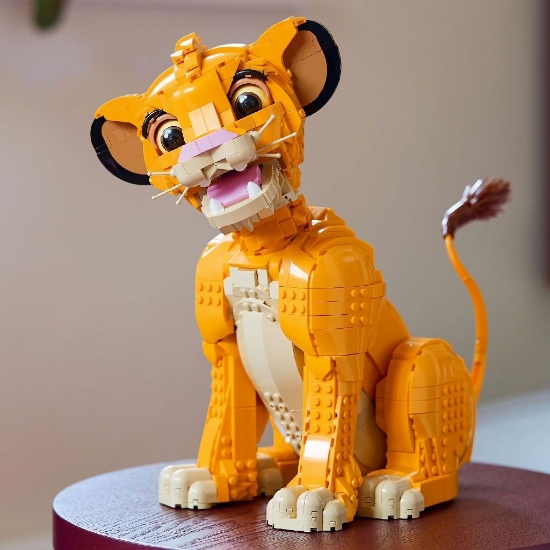 Imagine LEGO Disney Adolescentul Simba, Regele Leu 43247