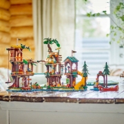 Imagine Lego Friends casa din copac din tabăra de aventuri 42631