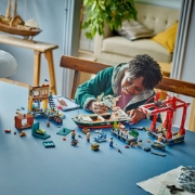 Imagine Lego City Port și navă de transport marfă 60422
