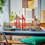 Imagine LEGO CITY PORT SI NAVA DE TRANSPORT MARFA 60422