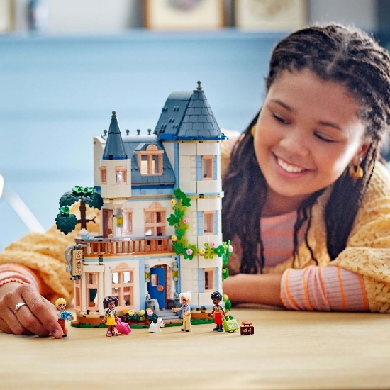Imagine Lego Friends castelul pensiune 42638