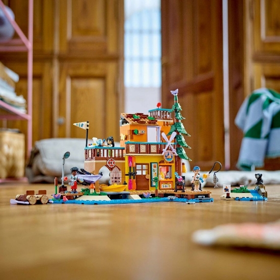 Imagine LEGO Friends Sporturi nautice în tabăra de aventuri 42626