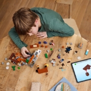 Imagine LEGO MINECRAFT PUTUL DIN BADLANDS 21263