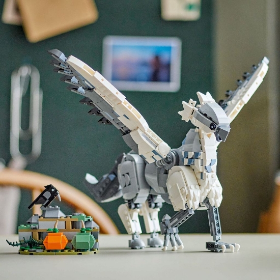 Imagine LEGO Harry Potter™ Buckbeak 76427