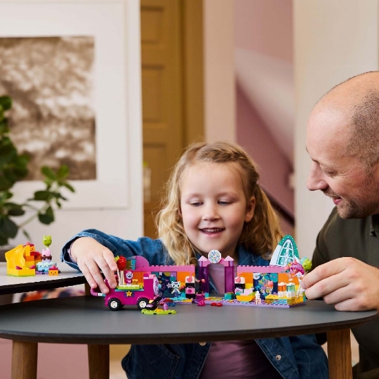 Imagine LEGO Gabby’s Dollhouse Camera de party a lui Gabby 10797