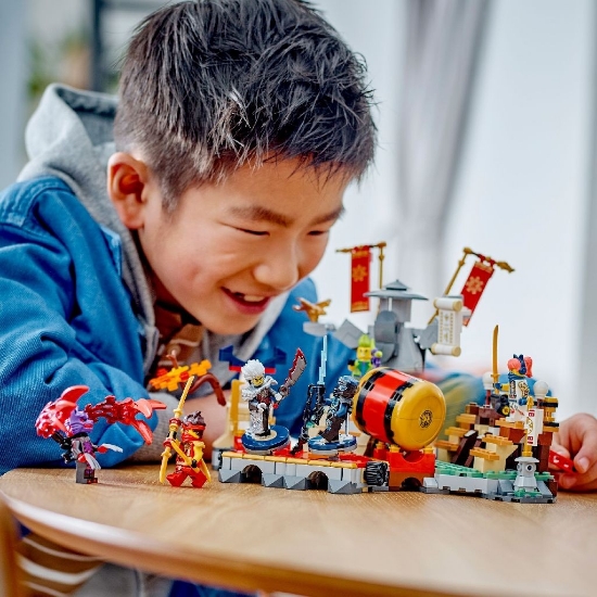 Imagine LEGO Ninjago Arena de luptă de la turneu 71818