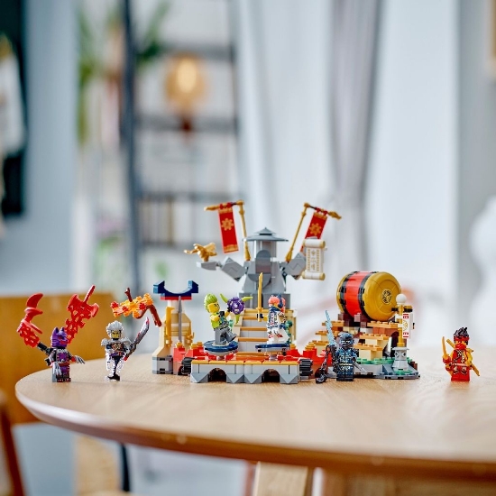 Imagine LEGO Ninjago Arena de luptă de la turneu 71818